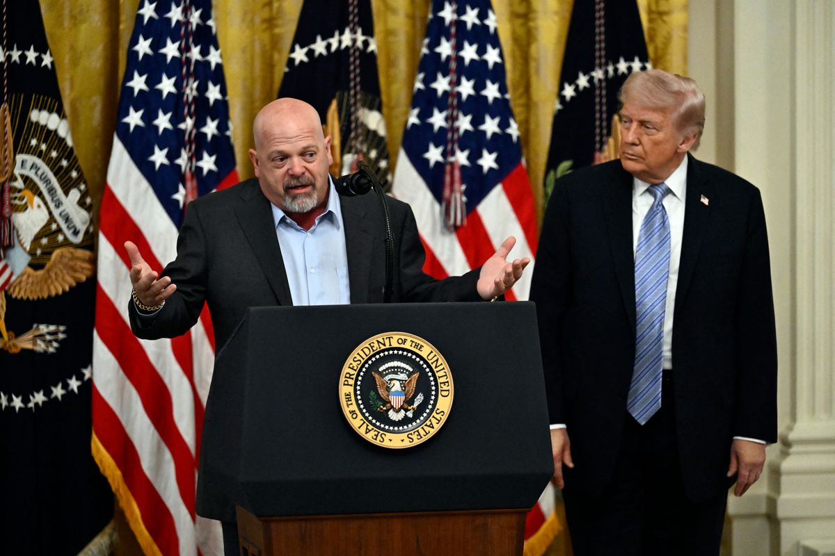 Pawn Stars' Rick Harrison branded 'con artist' as he gives extreme  valuations for White House items | Irish Star