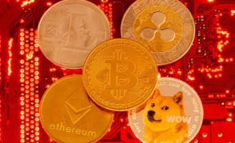 Thị trường nhuộm đỏ, trader SOL và DOGE ôm lỗ hàng trăm triệu USD