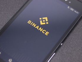 Binance “hủy niêm yết” stablecoin USDC, gián tiếp shill BUSD